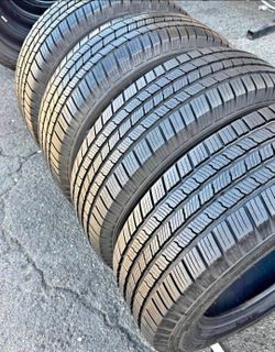 265 60 18 Michelin tires Con 80% de Vida Las 4