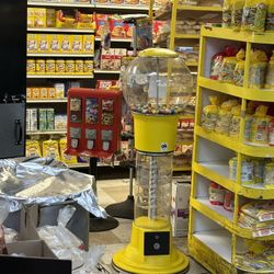 I’m selling a Triple-Head 25¢ Candy Machine that’s already placed in a steady location — earning from day one! 