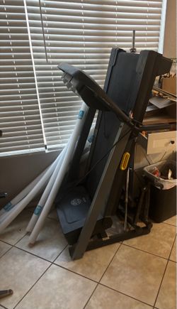 Gold's Gym 450 Treadmill
