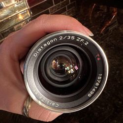 Carl Zeiss distagon 2/35 zf