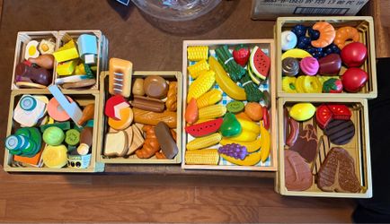 Melissa and Doug play food Read Below $20