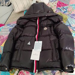 Moncler maya