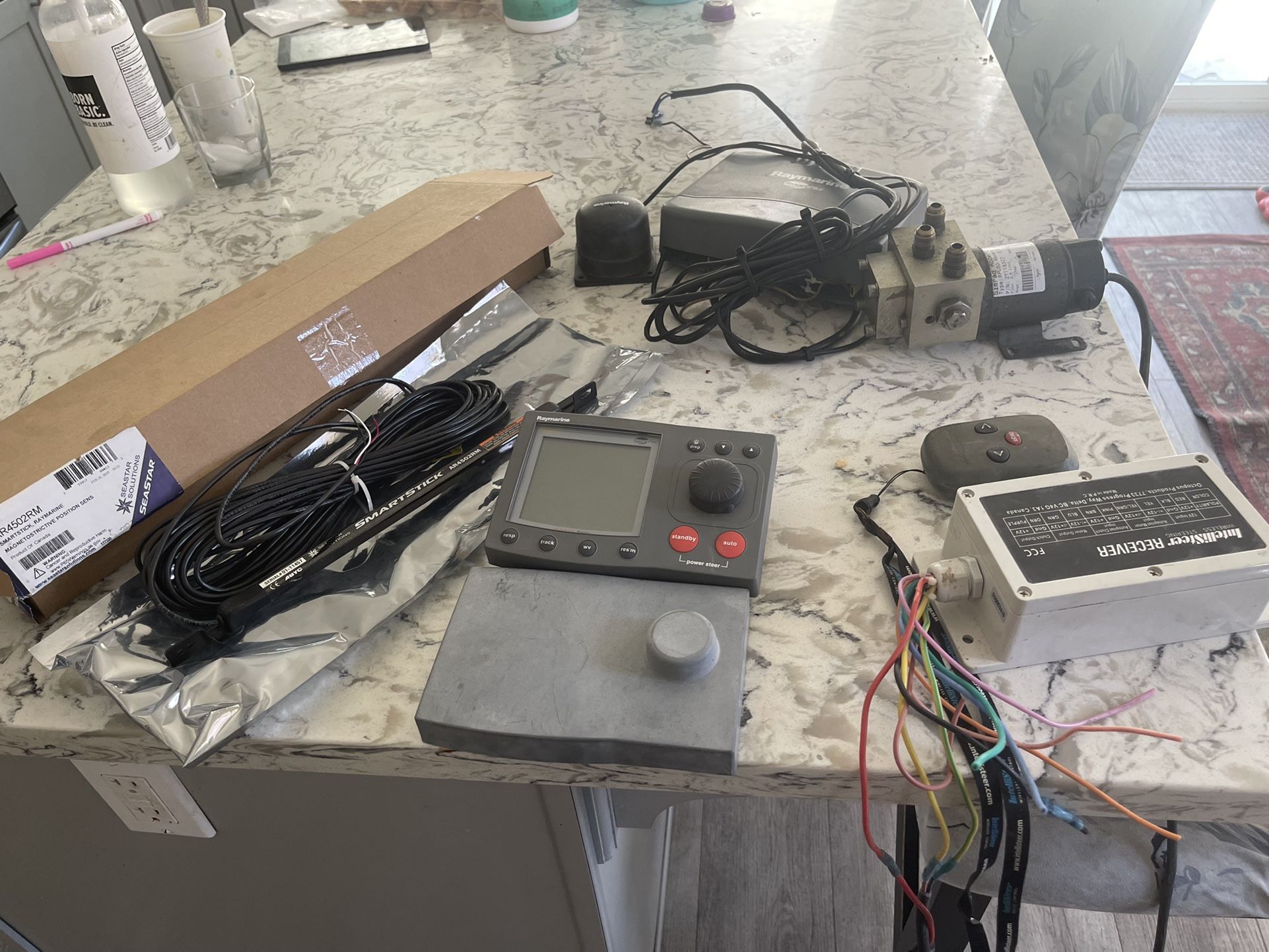 Raymarine Autopilot System For Outboard Complete With Extras