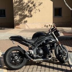 2011 Triumph SpeedTriple 1050