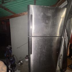 Free Refrigerator - Just Pick Up 