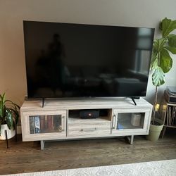 TV stand/Entertainment Center