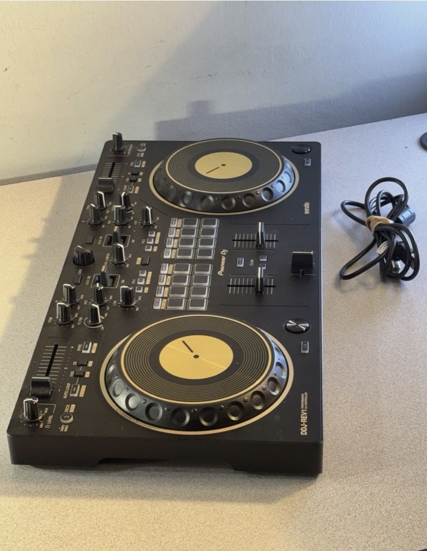 DJ DDJ REV 1 - Mixer Board 