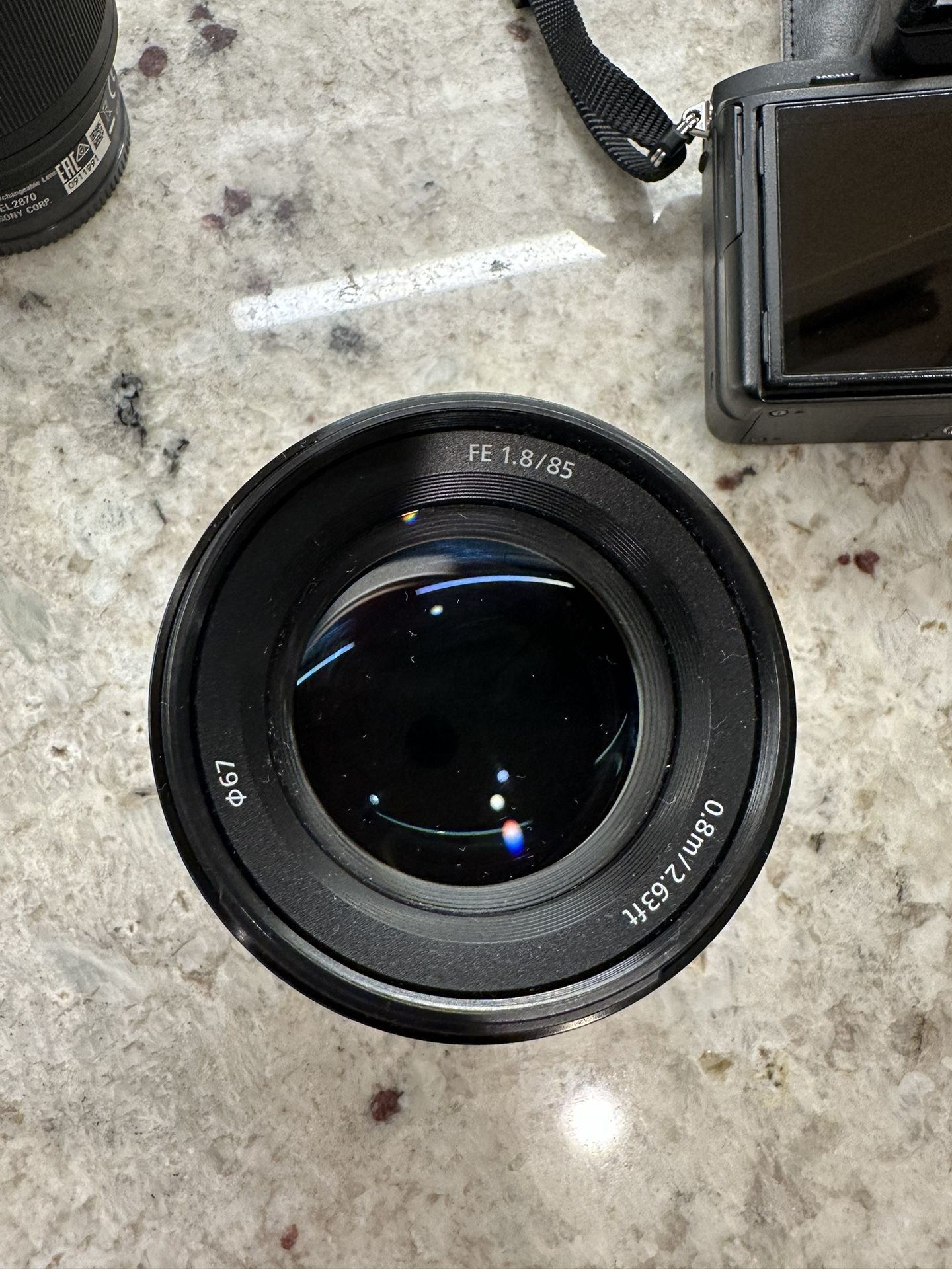 Sony FE 85mm F1.8 lens