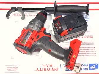 New Milwaukee M18 Hammer Drill with Battery and Accessories