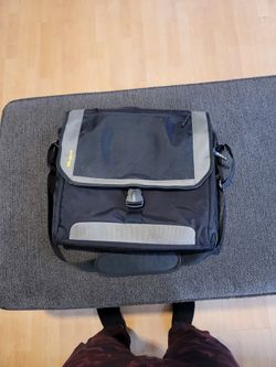 Targus Laptop Satchel,Great Condition,  $15