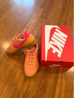 Nike women’s/girl’s sneakers