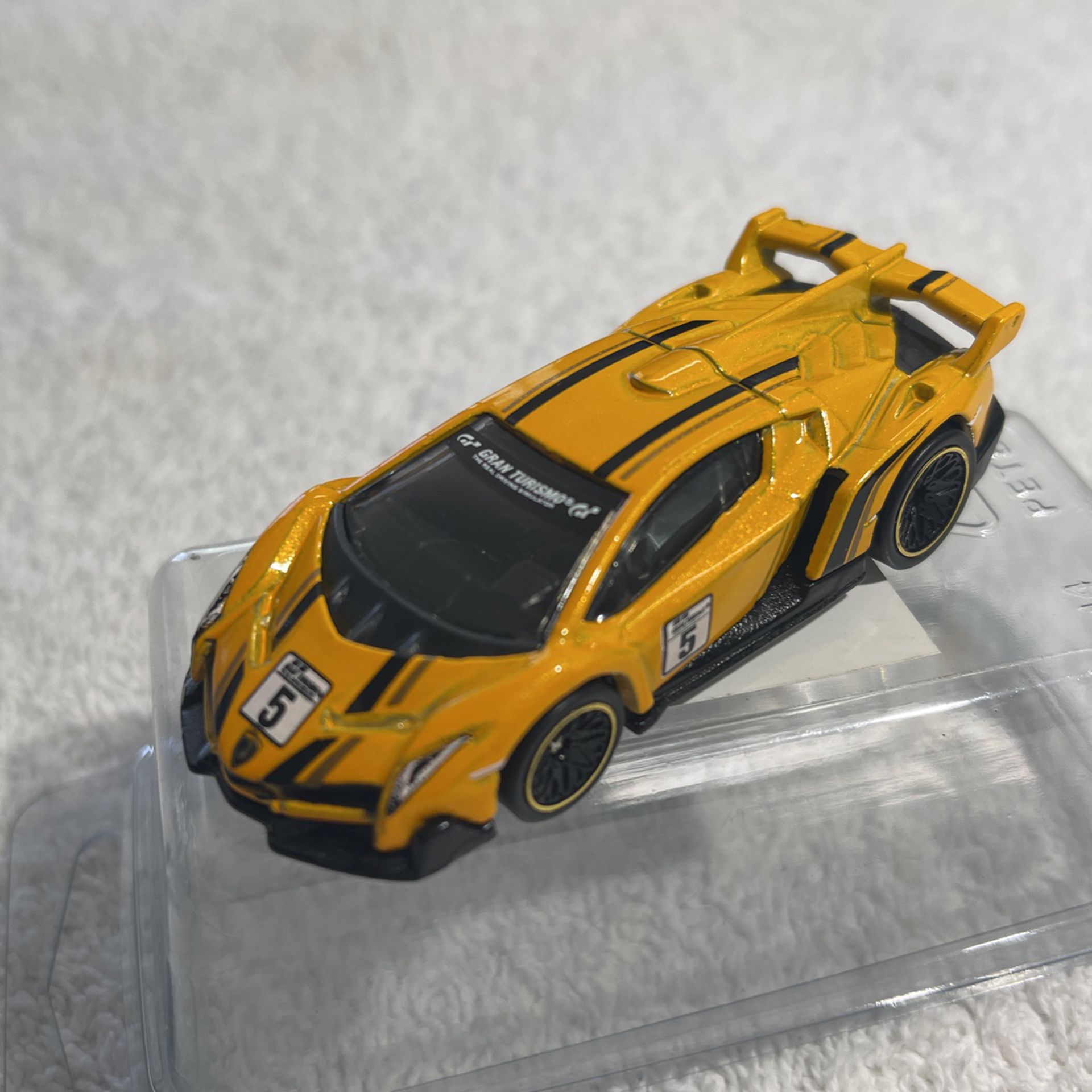 1:64 Hotwheels Lamborghini VERANO