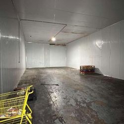 FREE Walk-In Cooler (panels) – READY TO GO