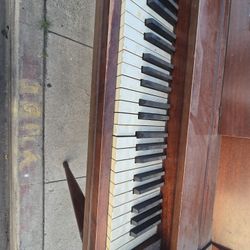 FREE PICK UP IN WHITTIER 