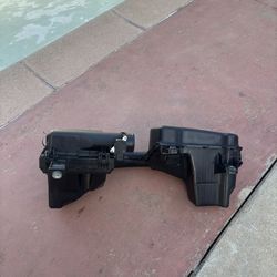 AIR FILTER BOX ASEMBLY FOR 2010-2015 TOYOTA PRIUS 4ERA GENERACIÓN 1.8 WITH  MASS SENSOR INCLUDING .