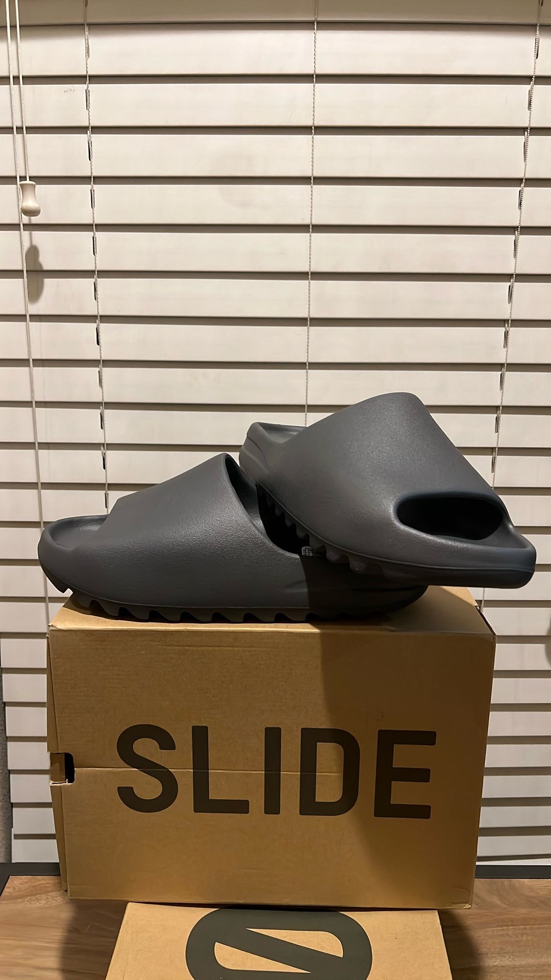 Yeezy Slide ~ 14m/13m ~ Granite Gray