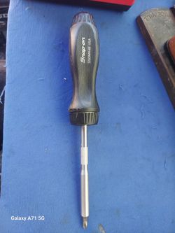Snap on  ratcheting  screwdriver
