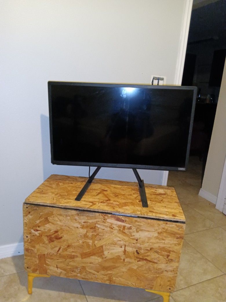 32 Vizio SmartTV (Cross-posted)