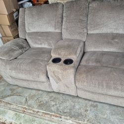 Reclinable Couch/ Sofa Reclinable 