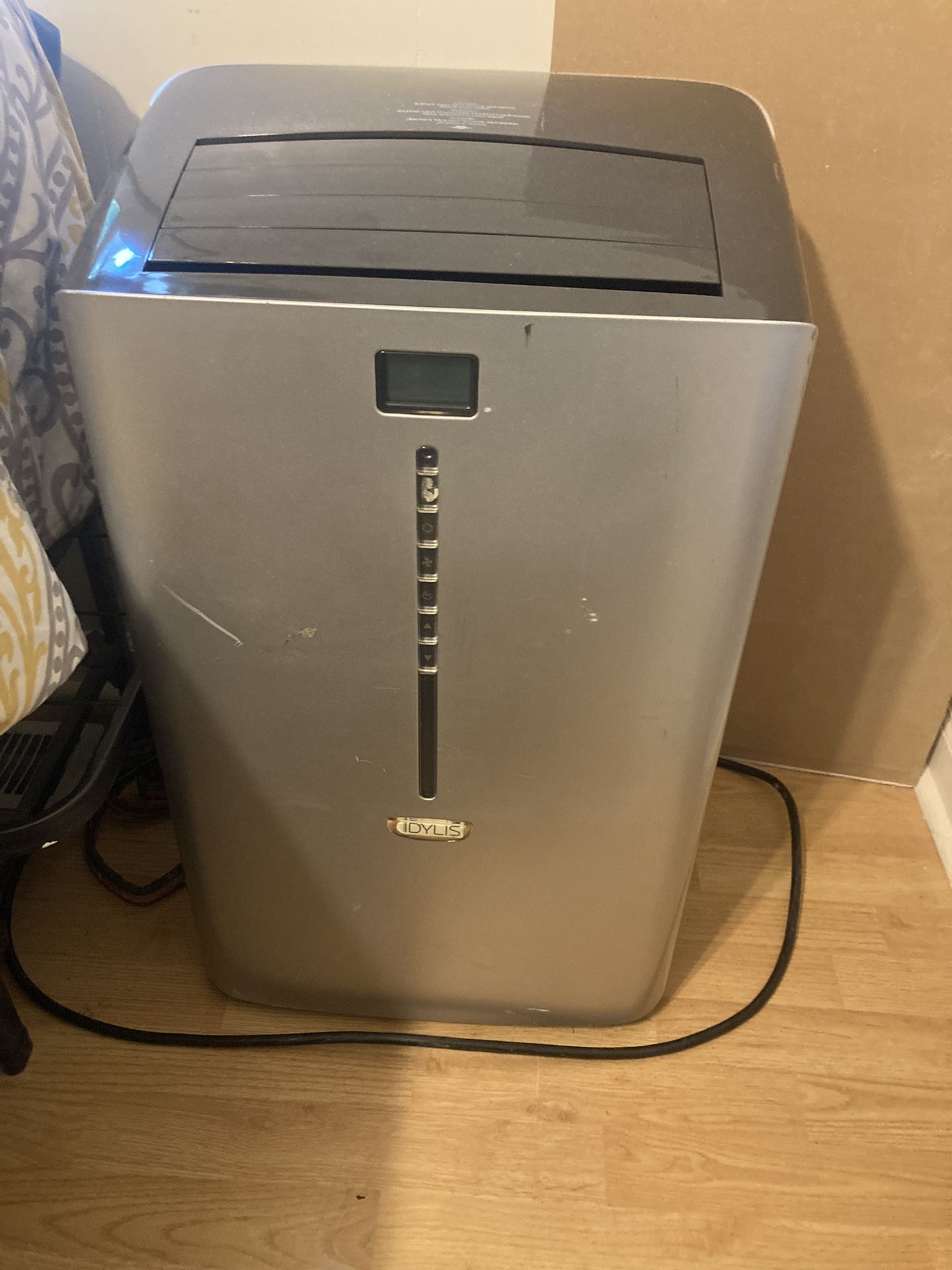 Idylls Portable Air Conditionerh 12,000 Like New