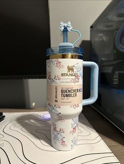 Stanley x LoveShackFancy Holiday Quencher-40oz Rosa Beaux Blue