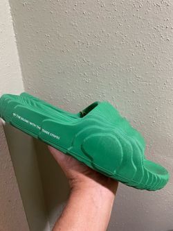 Adilette 22 "Green" slides Size 12 Like new
