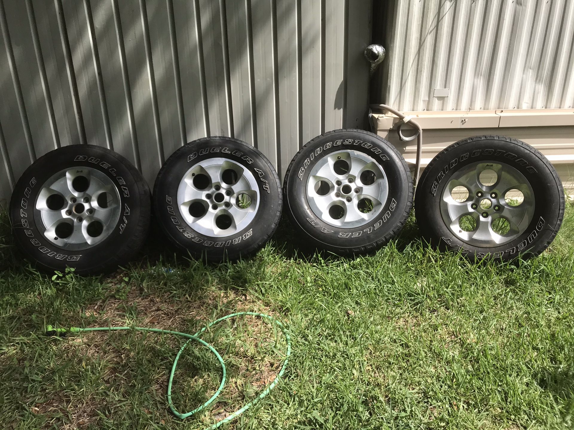 Jeeps rim/tires