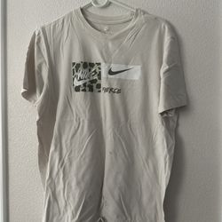Nike Men tshirt medium