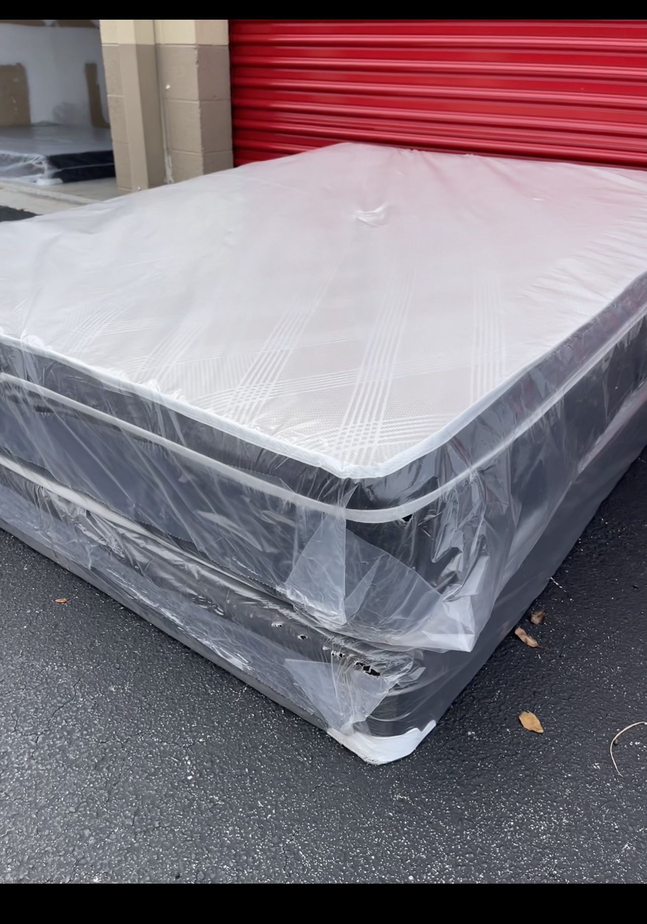 New Queen Size Pillowtop Mattress And Box Spring Set