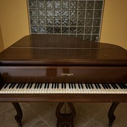 Kranich & Bach Baby Grand Piano – Beautiful Vintage Piece