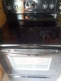 LIKE NEW WHIRLPOOL GLASS TOP STOVE