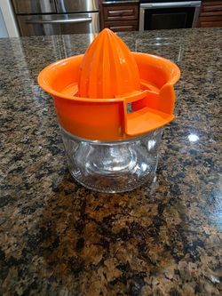 Manual Citrus Juicer with Glass Jar