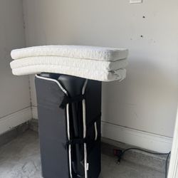 4 Moms Pack and Play 