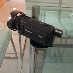 Panasonic 4K Camcorder ~HC-VX981 25x i .zoom With Audio Mics 