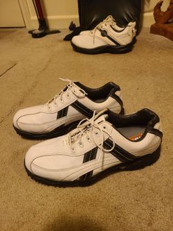 Men's FootJoy size 9 golf shoes
