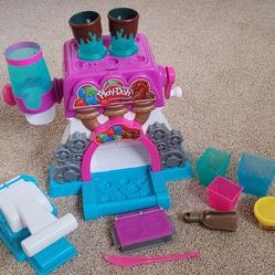 Play-Doh Kitchen Creations Candy Delight Playset
