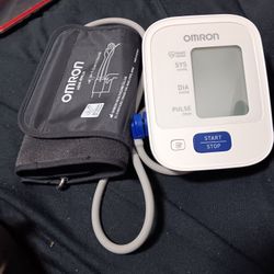 Omron Bp7100 Blood Pressure Monitor
