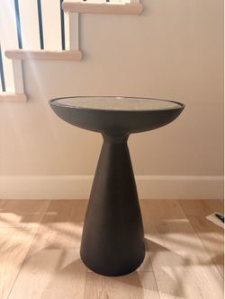 Lulu and Georgia end table side table pedestal table