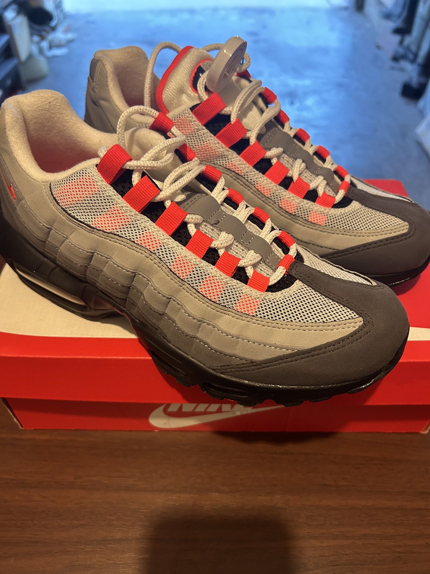 Solar Red Red Nikes 2018 Nike Air Max 95 OG Solar Red (2018) Size