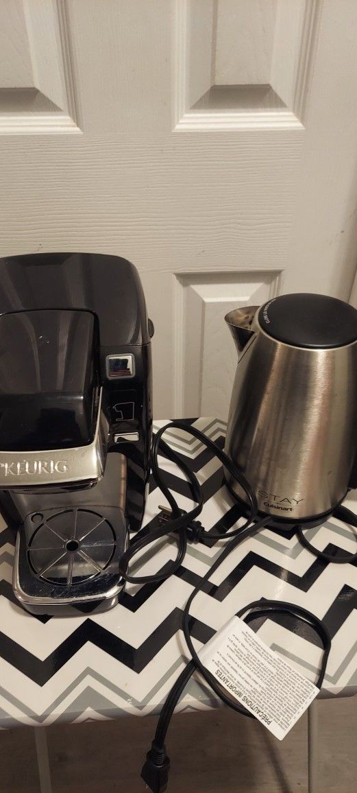 Coffee Maker $25 ,kettle $15 Both $35 Excellent Condition
