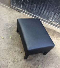 2 Very Nicee Comfortable Bench Brand New