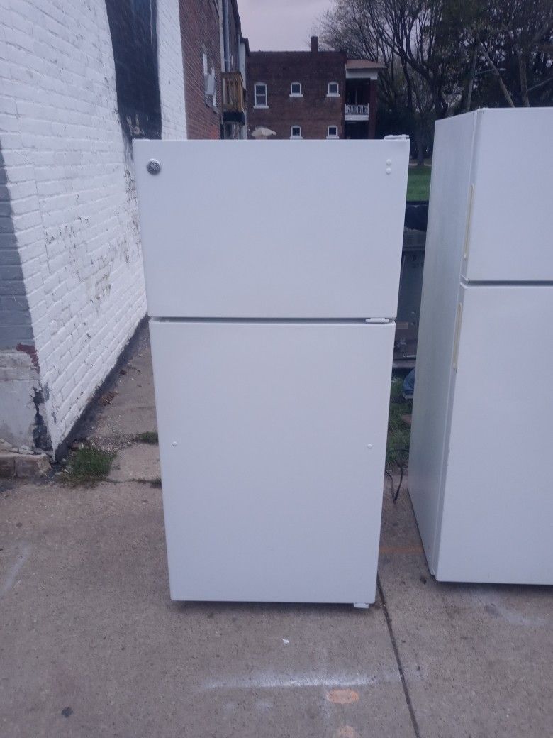 GE White Refrigerator