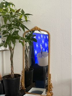 Gold mirror