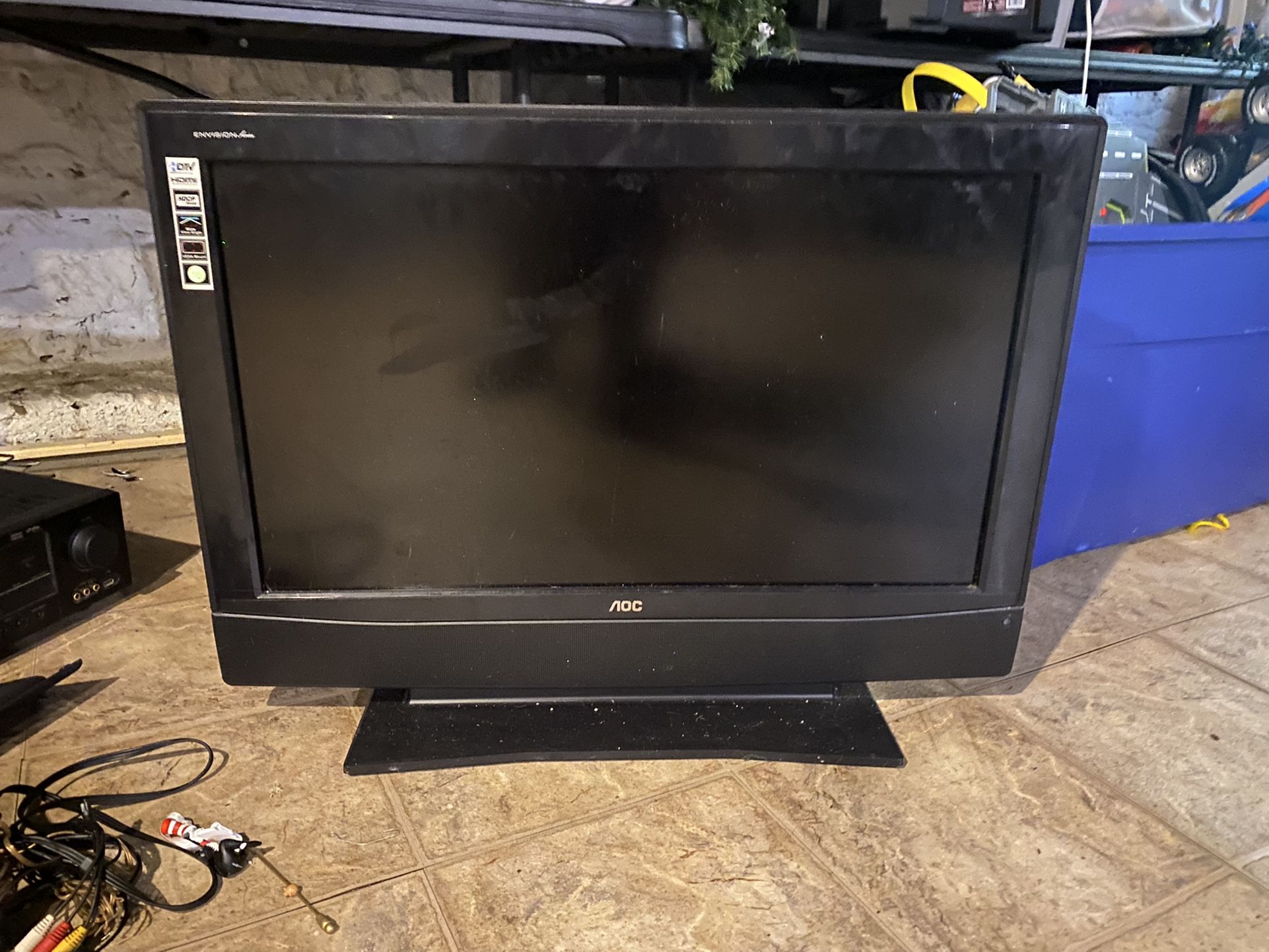 32 Inch Flat Screen /Remote Included