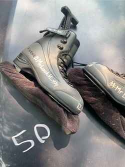 Size 10 Figure Skate