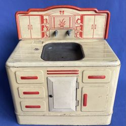 VINTAGE WOLVERINE SUPPLY & MFG TIN LITHO TOY KITCHEN SINK  11”H X 6” D x 8”-12”H