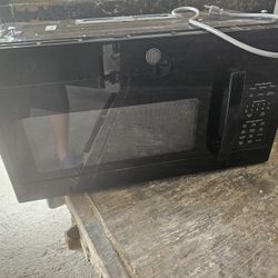 good condition ge microwave