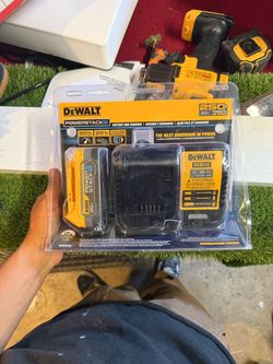 DeWalt PowerStack 20V Battery and Charger Kit