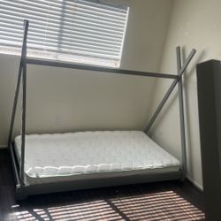 As Is Will Need A Top To Complete The tEE pee Style Comes With Mattress