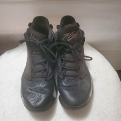 Men Black Nike Shoes Size 10